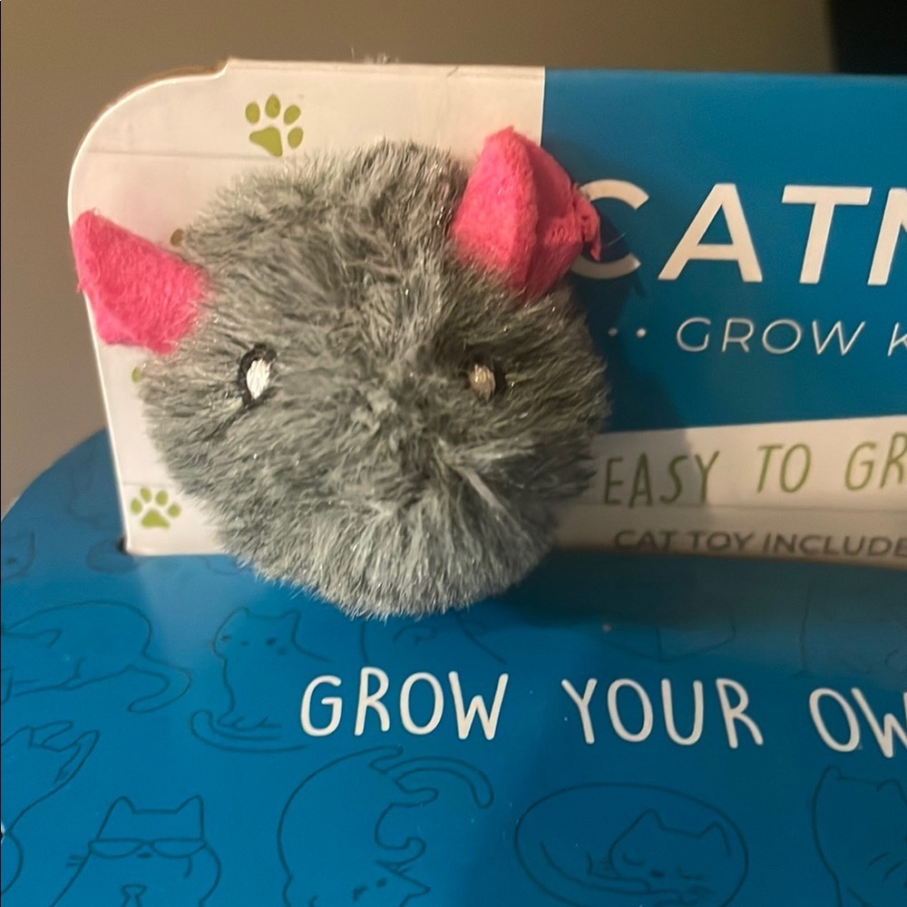 Catnip Grow Kit with Gray and Pink Toy - Picture 3 of 4